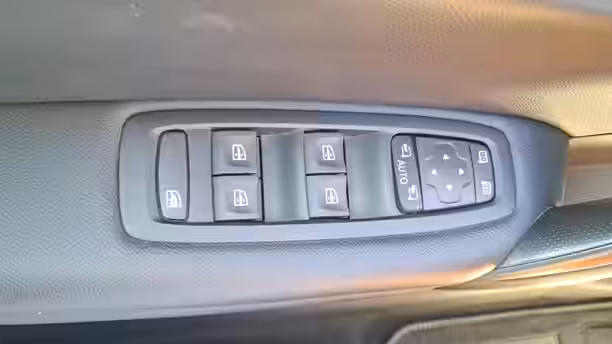 RENAULT MEGANE IV BERLINE 35 / 61