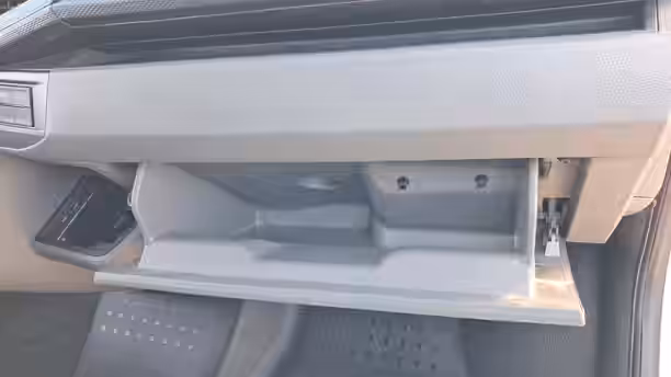 VOLKSWAGEN UTILITAIRES TRANSPORTER 6.1 VAN 27 / 54