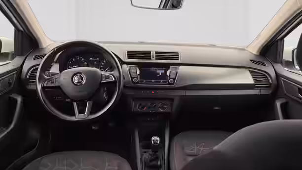 SKODA FABIA 9 / 28