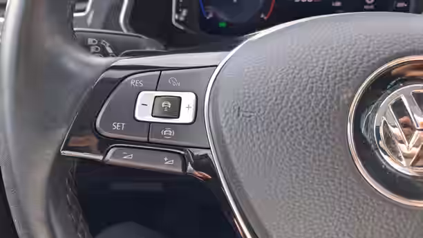 VOLKSWAGEN TIGUAN 30 / 51