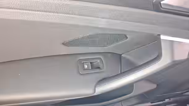 VOLKSWAGEN TIGUAN 26 / 51