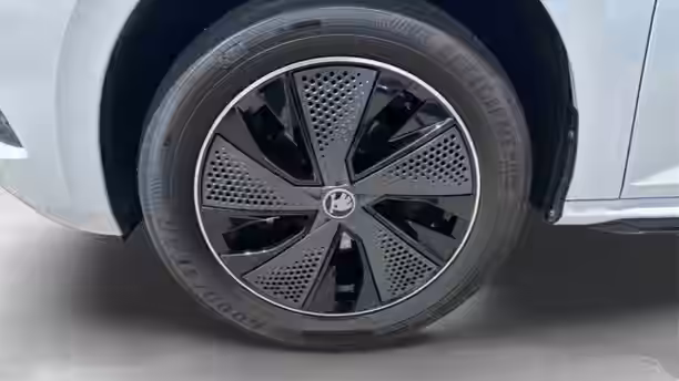 SKODA KAMIQ 13 / 19