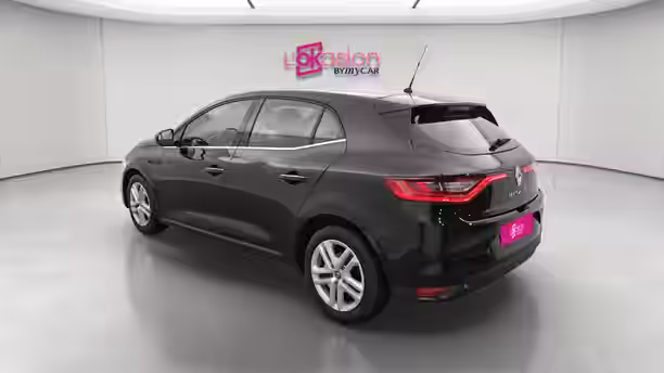 RENAULT MEGANE IV BERLINE BUSINESS 3 / 22
