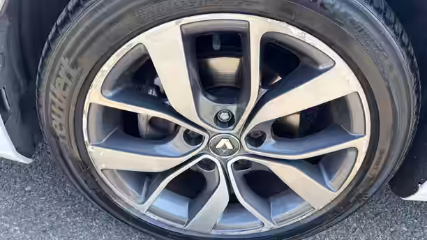 RENAULT MEGANE IV BERLINE 26 / 27
