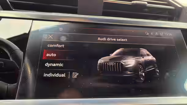 AUDI Q3 26 / 32