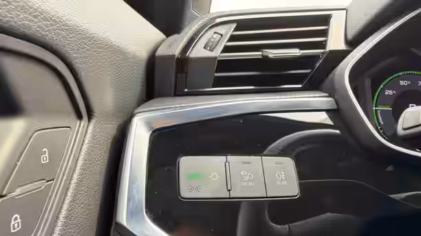 AUDI Q3 28 / 32