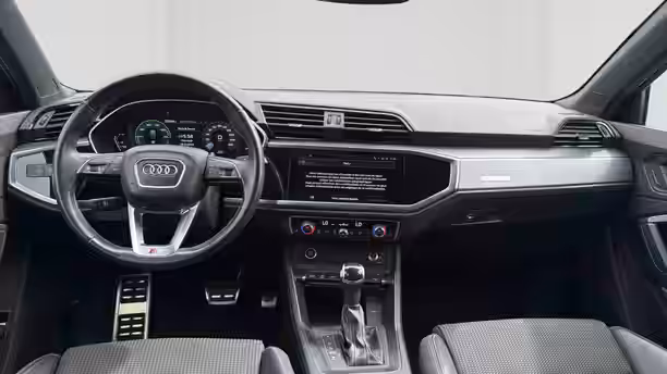 AUDI Q3 22 / 32