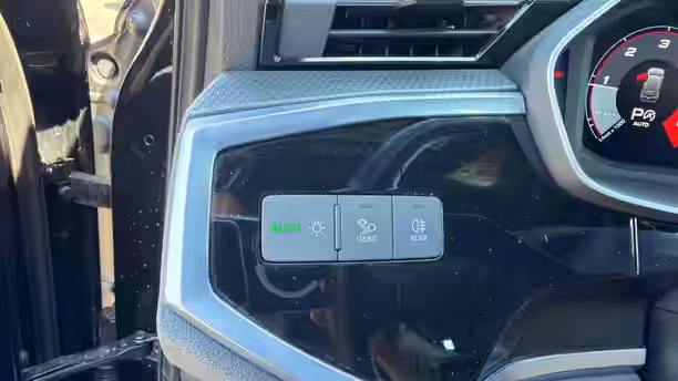AUDI Q3 25 / 27