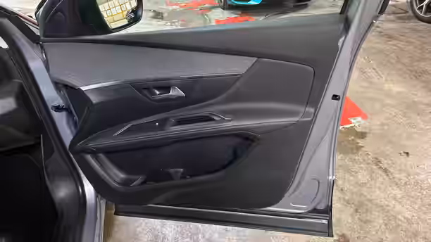 PEUGEOT 5008 27 / 35