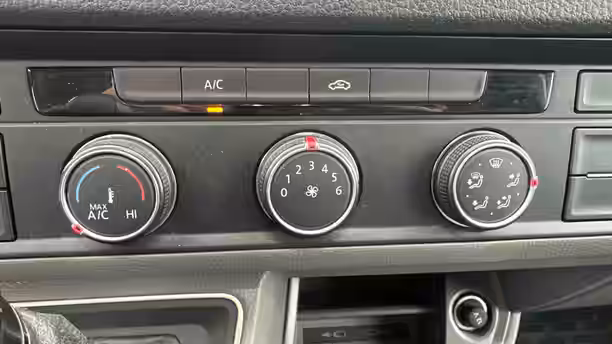 VOLKSWAGEN UTILITAIRES CRAFTER VAN 15 / 16