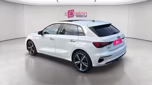 AUDI A3 SPORTBACK 3 / 7
