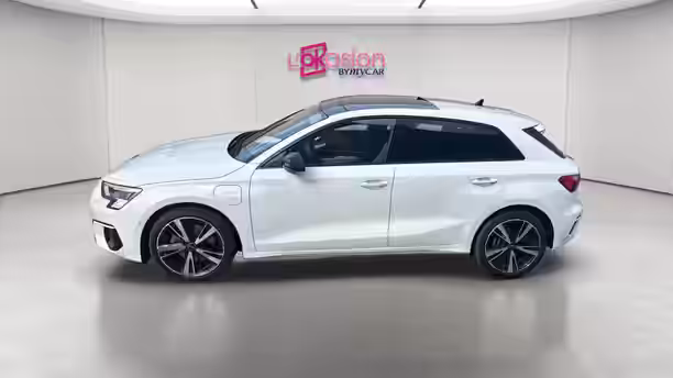 AUDI A3 SPORTBACK 2 / 7
