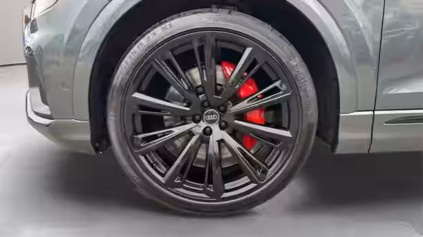 AUDI Q8 14 / 30