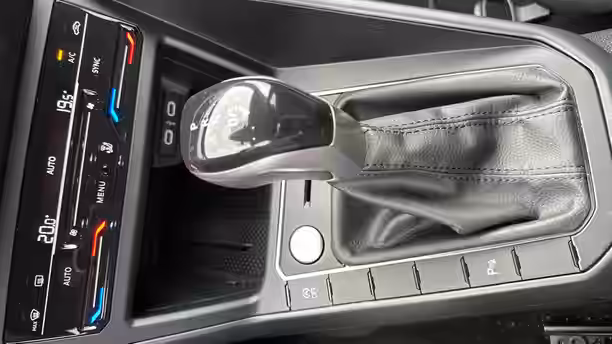 VOLKSWAGEN TAIGO 16 / 18