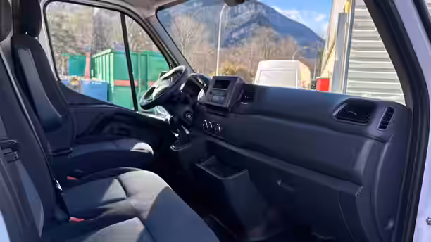 RENAULT MASTER FOURGON 24 / 24