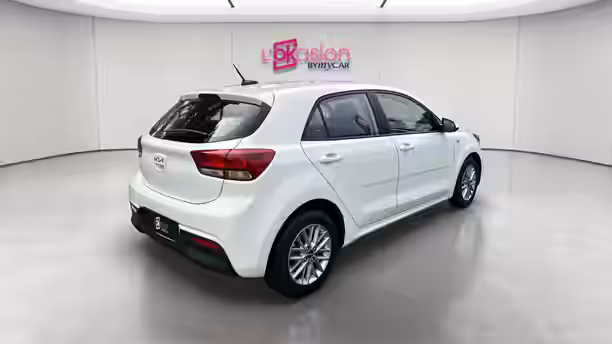 KIA RIO 5 / 23