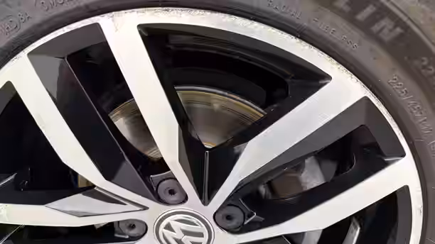 VOLKSWAGEN GOLF 28 / 28