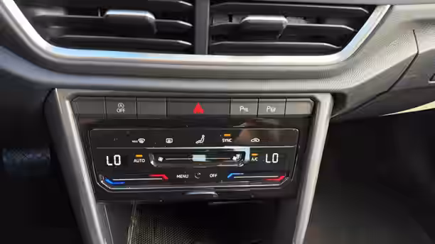 VOLKSWAGEN T-ROC 11 / 32