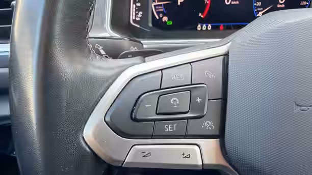 VOLKSWAGEN T-ROC 28 / 32