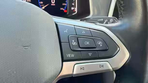 VOLKSWAGEN T-ROC 27 / 32