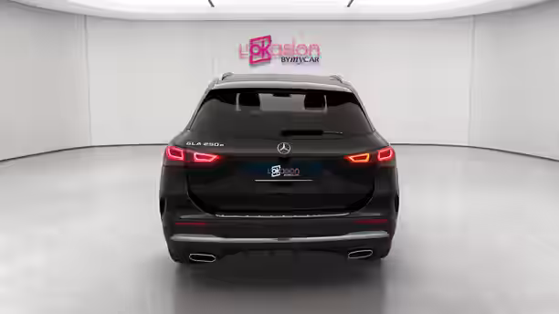 MERCEDES GLA 4 / 28