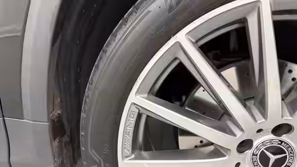 MERCEDES GLA 28 / 28