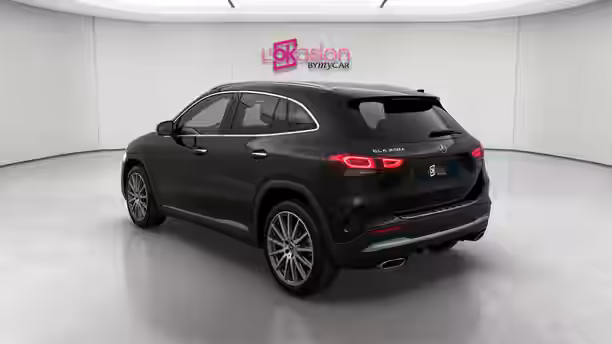 MERCEDES GLA 3 / 28