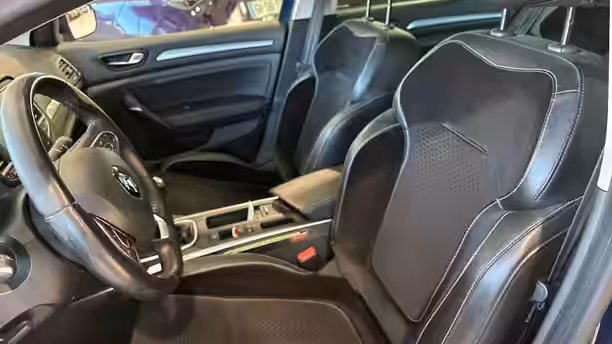 RENAULT MEGANE IV BERLINE 11 / 21