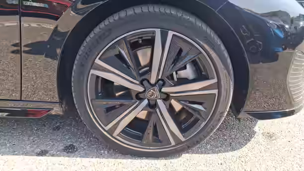 PEUGEOT 308 17 / 32
