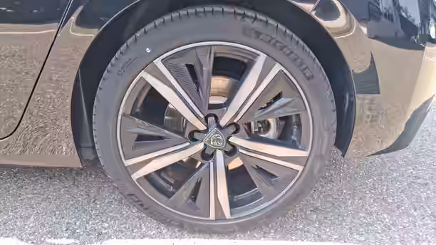 PEUGEOT 308 15 / 32