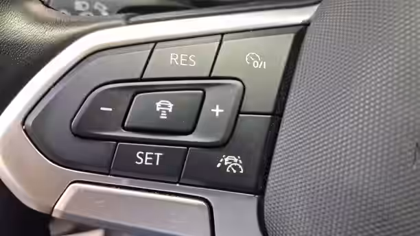 VOLKSWAGEN T-CROSS 23 / 24