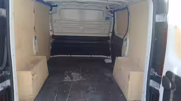 RENAULT TRAFIC FOURGON 13 / 23