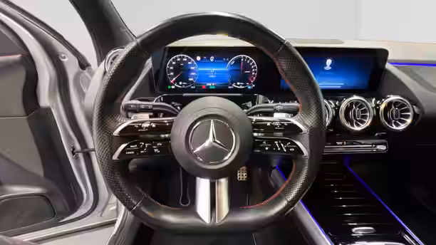 MERCEDES GLA 10 / 22