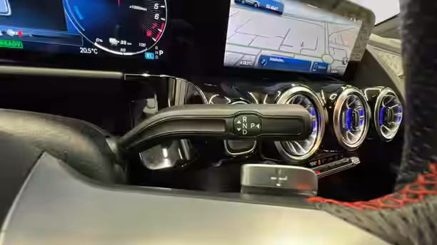 MERCEDES GLA 22 / 22