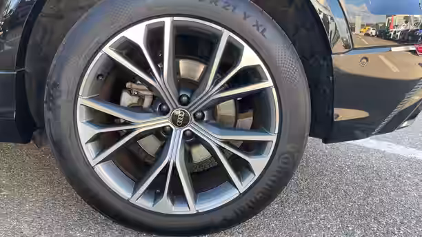AUDI Q8 18 / 49