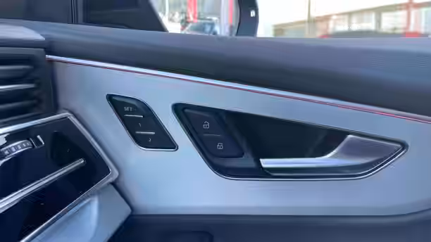 AUDI Q8 47 / 49