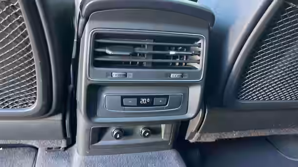 AUDI Q8 44 / 49