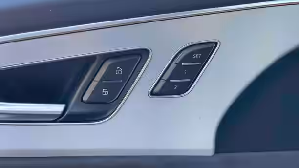 AUDI Q8 32 / 49