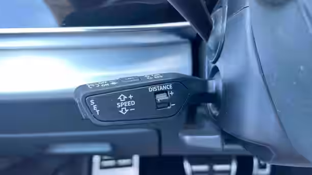 AUDI Q8 25 / 49