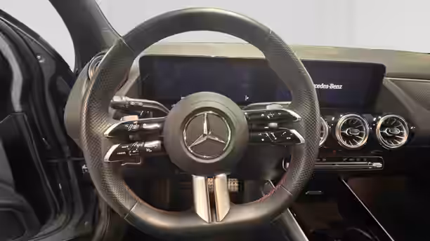 MERCEDES GLA 10 / 22