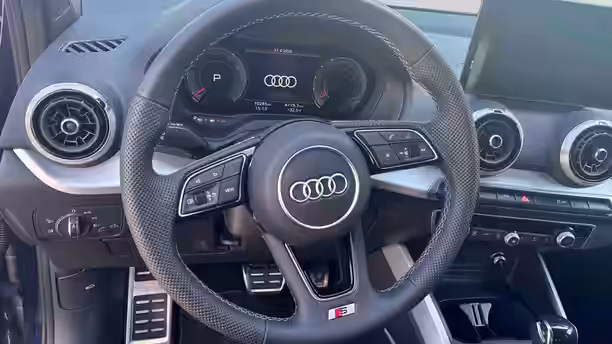AUDI Q2 10 / 13