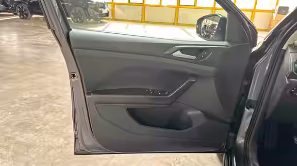 VOLKSWAGEN T-CROSS 26 / 38