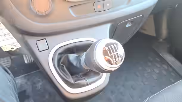 RENAULT TRAFIC FOURGON 22 / 28