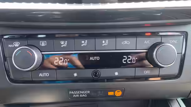 SEAT ARONA 37 / 38