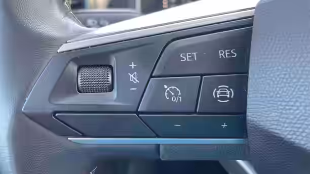 SEAT ARONA 33 / 38