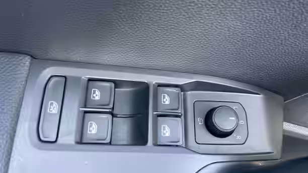 SEAT ARONA 31 / 38