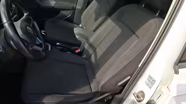 VOLKSWAGEN T-CROSS 17 / 32