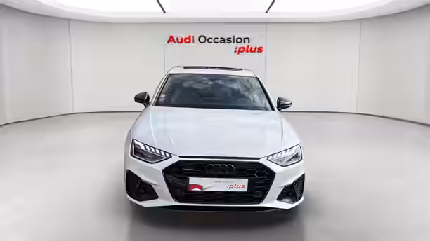 AUDI A4 8 / 32