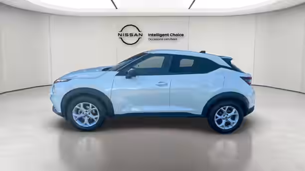 NISSAN JUKE 2021.5 2 / 23