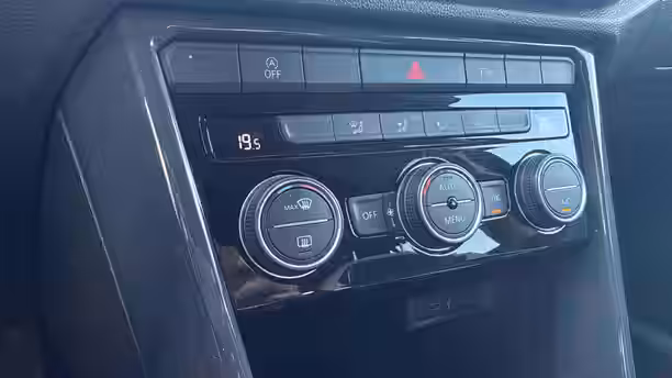 VOLKSWAGEN T-ROC 26 / 28